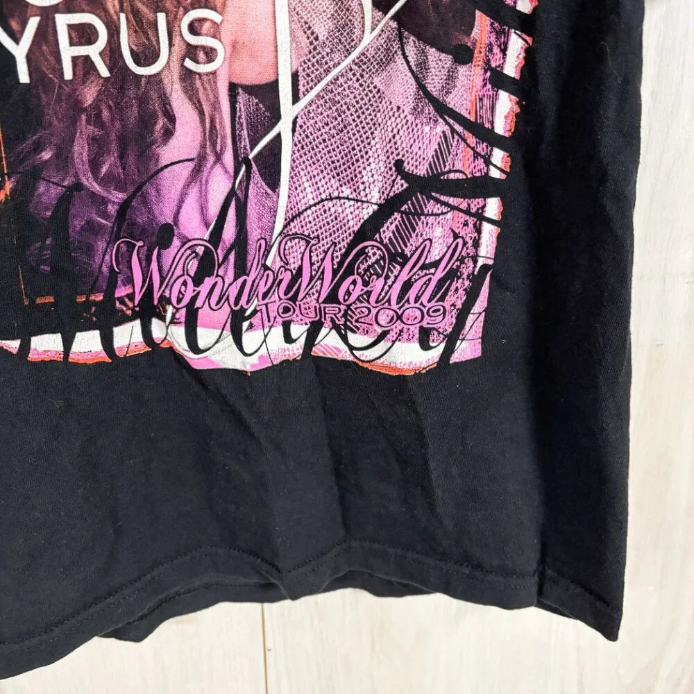 Y2K 2009 Miley Cyrus Wonder World Tour Anvil Vintage Tshirt - Picture 3 of 10